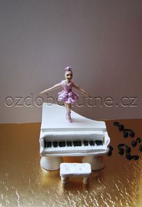 baletka na křídle, figurka na dort