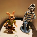 Vlk a zajíc marcipanové figurky na dort