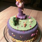 dort Rapunzel-princezna Locika a chameleon