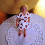 marcipanová figurka na dort paní v šatech